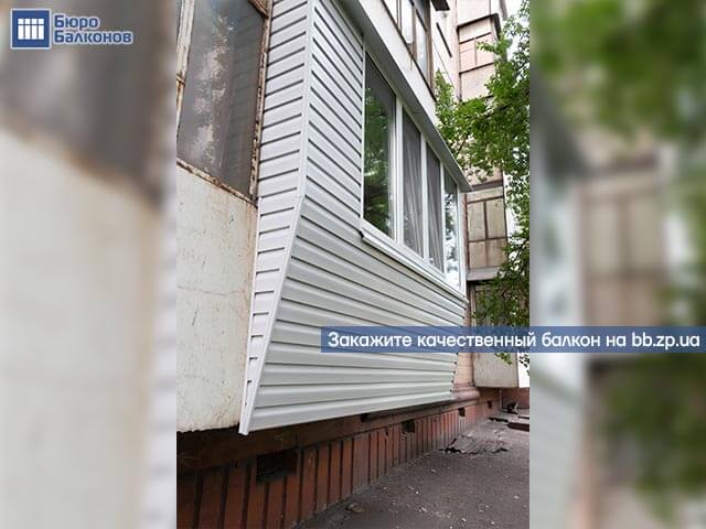 Балкон под ключ в Запорожье на ул. Исторической сбоку